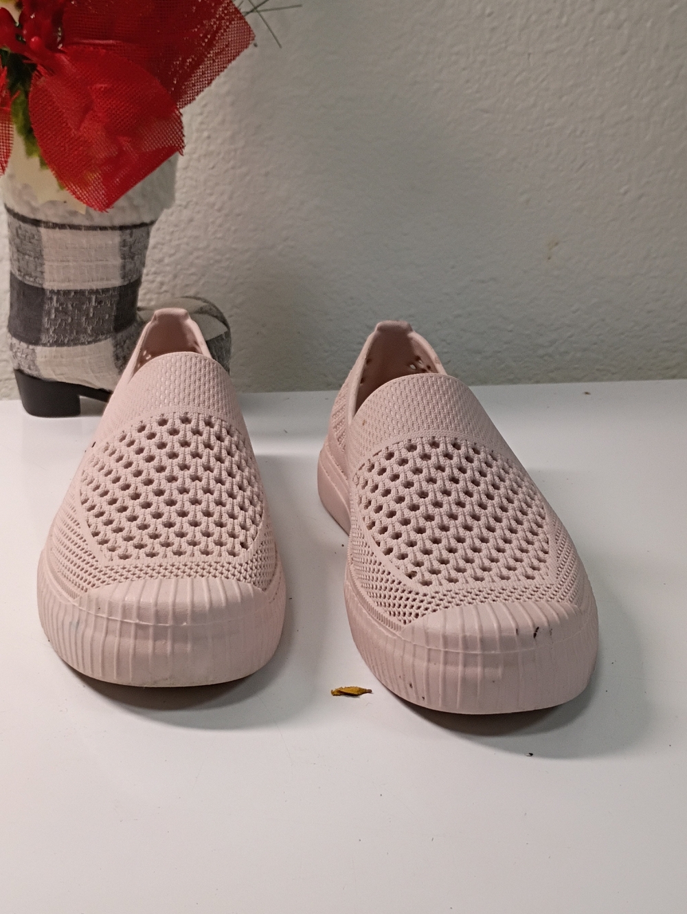 Layer 8 Women's Slip-On Knit Sneakers - Light Pink
